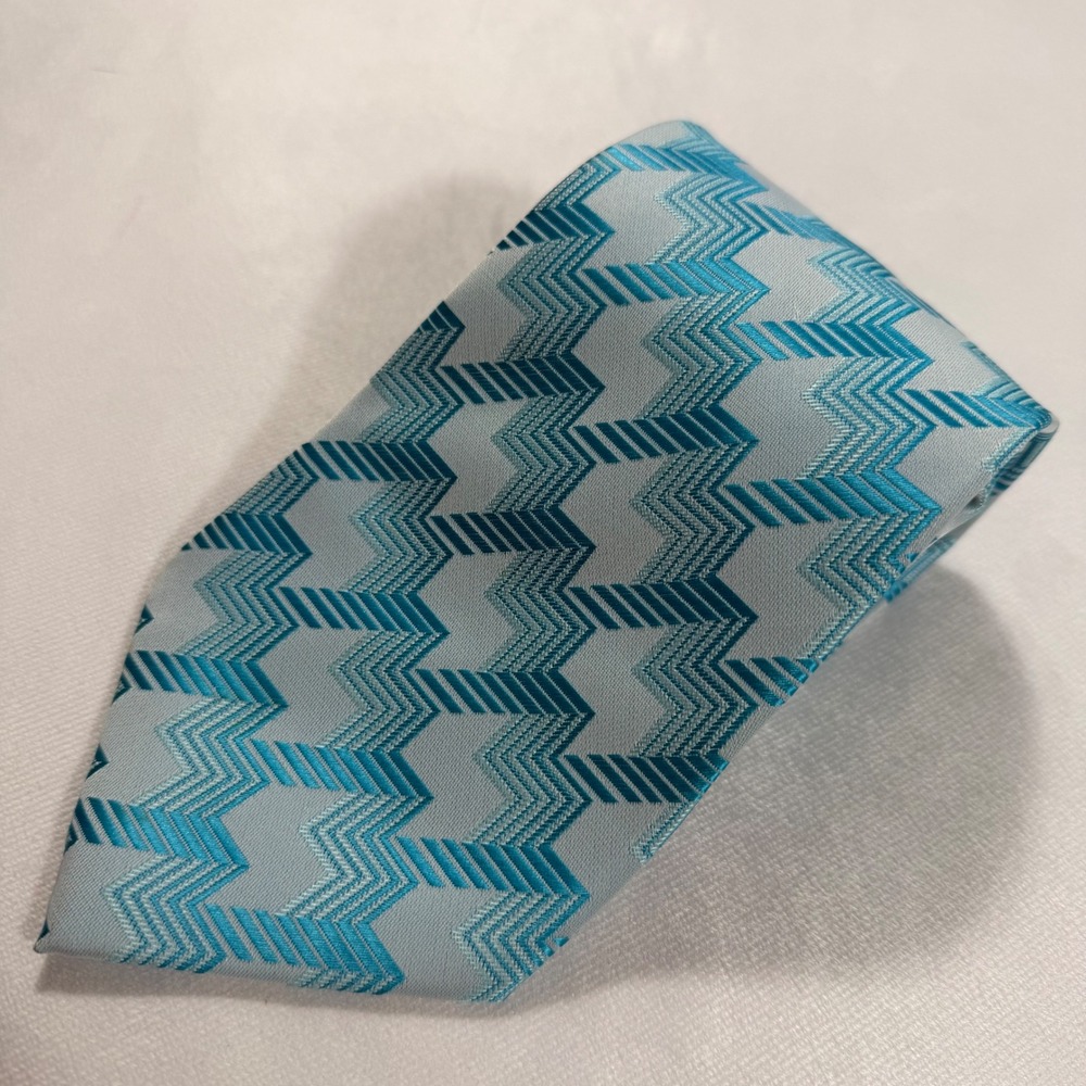 Ermenegildo Zegna Silk Necktie Light Blue Turquoise Zig Zag Geometric Italy 60"